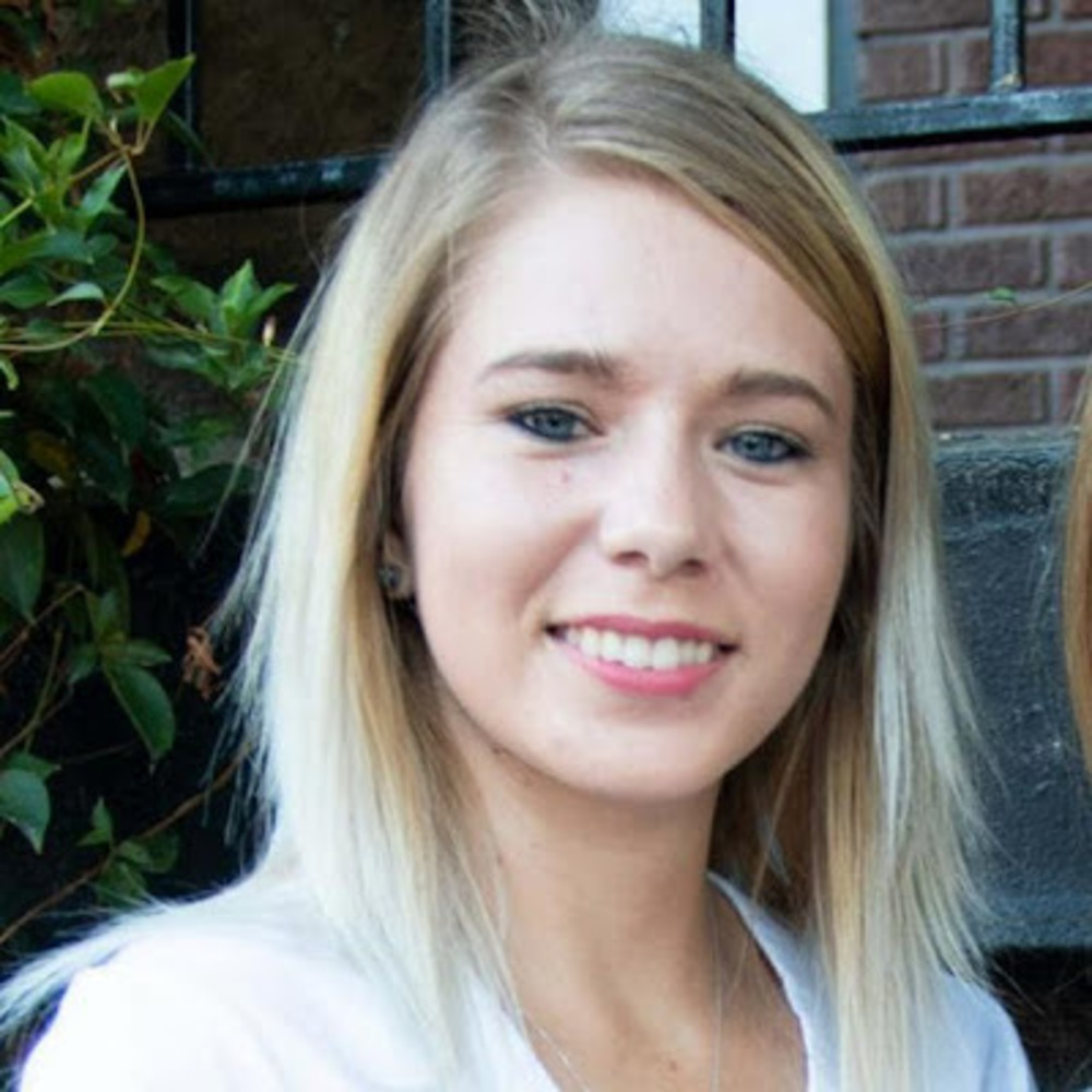 Meet your Posher, Courtney